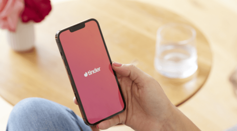 Tinder Tests Camera Roll AI Analysis Matching Feature